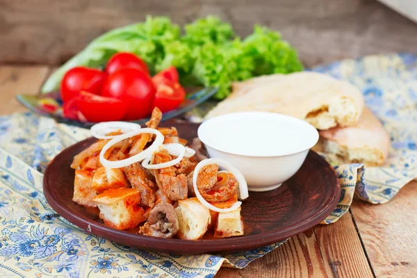 Iskender Kebab - traditionelle türkische Küche — Stockfoto