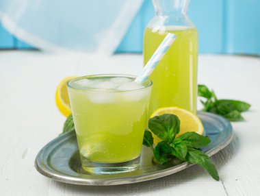 fesleğen limonata - iç ferahlatıcı bir yaz