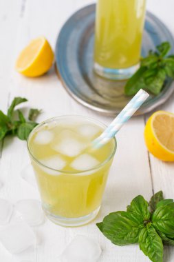 fesleğen limonata - iç ferahlatıcı bir yaz