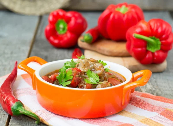 Chashushuli - sebzeli baharatlı et güveç. Gürcü yemekleri.