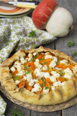 Galette'ye kabak, pırasa ve beyaz peynir ile.