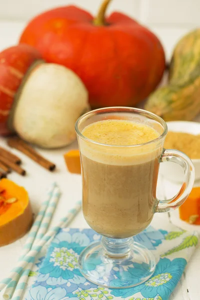 Pumpkin latte - coffee with pumpkin cream and hot drinks. — Stock Photo, Image