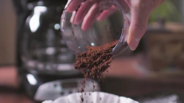 Gorąca Kawa Mieszanie Polewą Mleczną Pachnące Ziarna Kawy Pieczone Patelni — Wideo stockowe