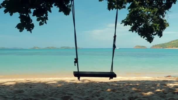 Schöner Tropischer Touristenstrand Mit Wasserwellen Meereswellen Landschaften Und Insel Sonnenuntergänge — Stockvideo