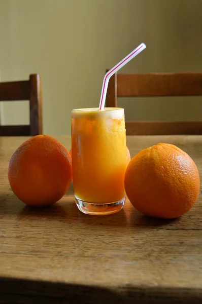 Přírodní pomerančový džus Stock Obrázky