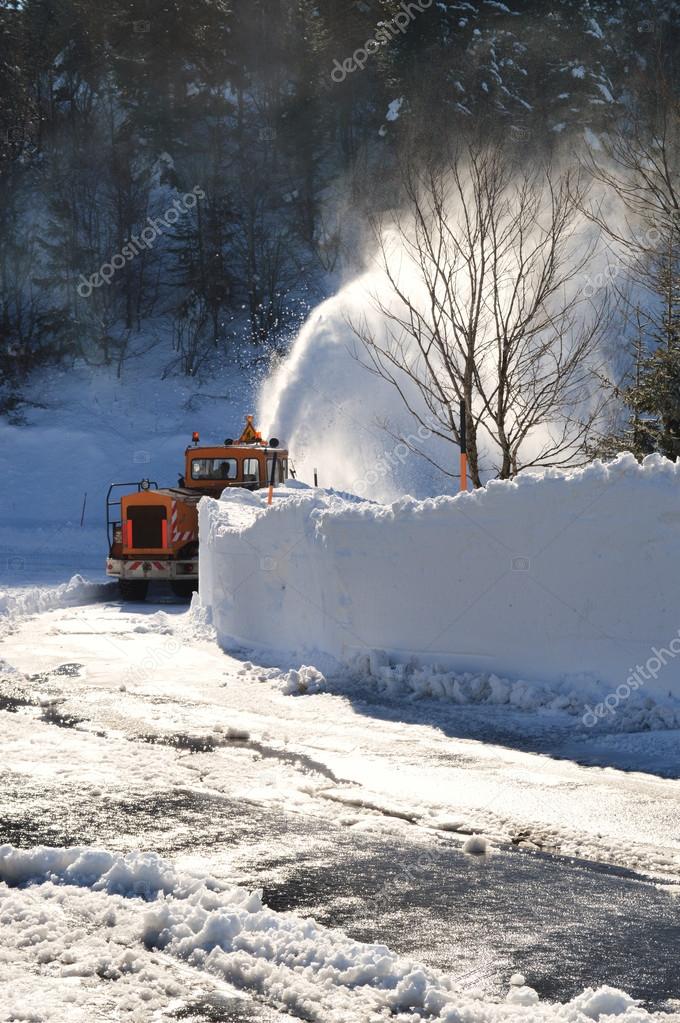 Snow blower tractor