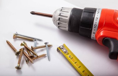 Tamir aletleri, sayaç, vida, matkap.