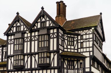 Coventry, İngiltere 'deki Ortaçağ İngiliz Sarayı iyi bakılmış ve restore edilmiş.