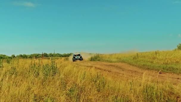Слються Автомобіль Buggy Швидко Їде Перехрестній Сільській Дорозі Швидке Ралійне — стокове відео