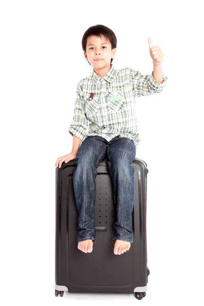 O rapaz com uma mala está de pé. — Fotografia de Stock