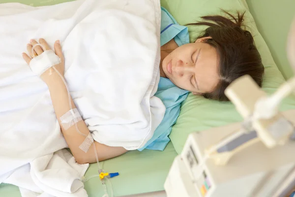 Pacientes do sexo feminino no hospital — Fotografia de Stock