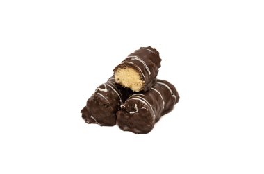 beyaz zemin üzerine pişmiş ürünler