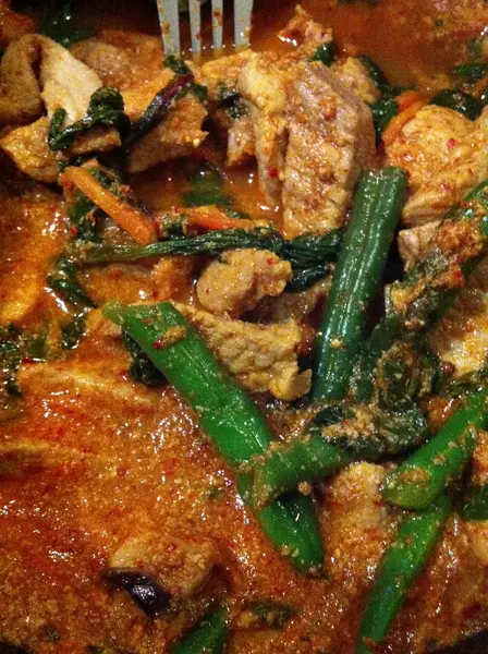 Porc thaïlandais panang rouge curry épicé — Photo