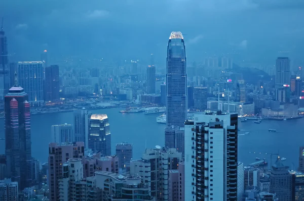 Escena de la ciudad de Hong Kong por la noche —  Fotos de Stock