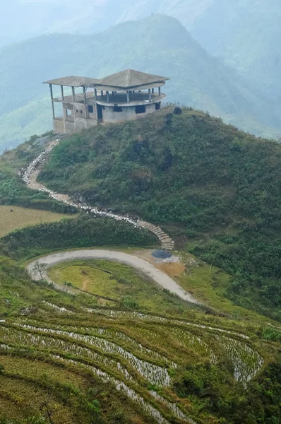 老结构的小屋在越南 Saba 峰山 — 图库照片