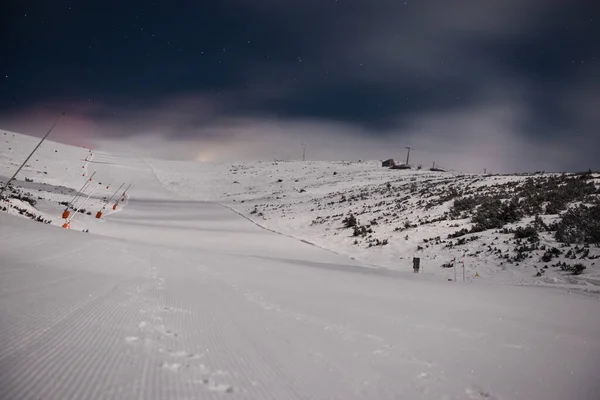 Neige Fraîche Damée Sur Piste Ski Station Ski Par Nuit — Photo