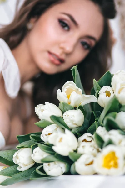 Wedding bouquet of white tulips. Wedding day — Zdjęcie stockowe