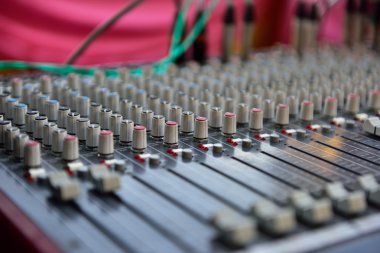 Ses Denetim Masası.