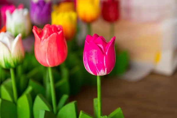 Närbild på konstgjorda blommor. — Stockfoto