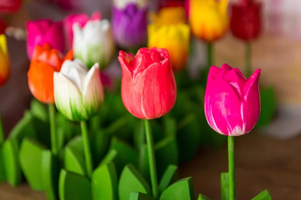 Närbild på konstgjorda blommor. — Stockfoto