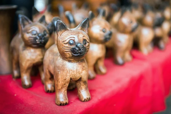 Gatos de madeira — Fotografia de Stock