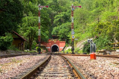 Khun Tan tünel Lamphun Eyaleti, (en uzun tünelde Thailan