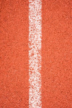 Beyaz çizgi dokusu ile koşu parkuru.