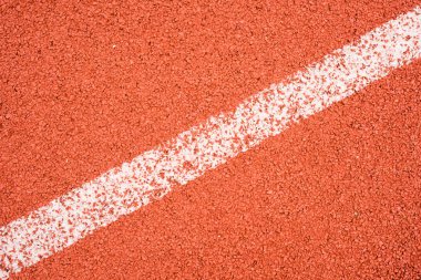 Beyaz çizgi dokusu ile koşu parkuru.