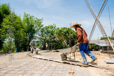 Ticari Betonlama binanın katları sırasında dökülen beton