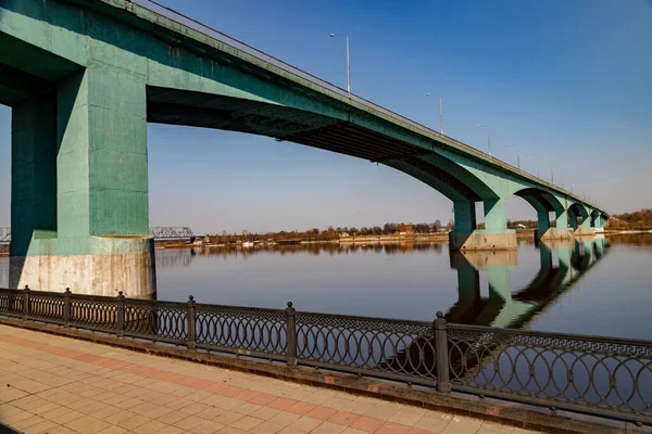 Automobile and pedestrian bridge over the Volga River in Yaroslavl. October Bridge.