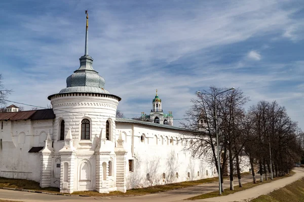 Iaroslavl Pierre Blanche Kremlin Sur Une Journée Ensoleillée Printemps Vue — Photo