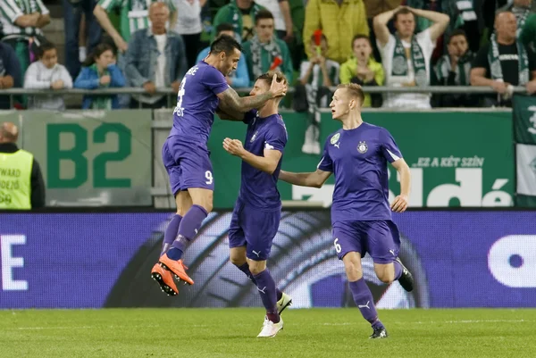 Ferencvaros - Ujpest OTP Bank League jogo de futebol — Fotografia de Stock