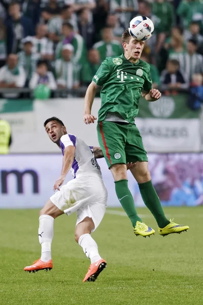 Hungarian Cup Final football match between Ujpest FC and Ferencvarosi TC — Stock fotografie