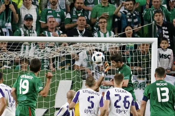 Hungarian Cup Final football match between Ujpest FC and Ferencvarosi TC — Stock Photo, Image