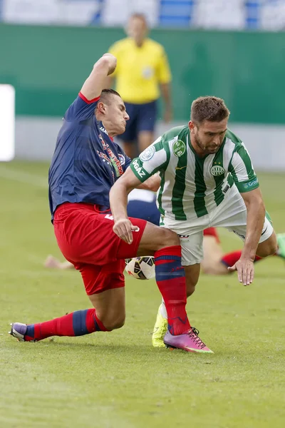 Ferencvaros vs. Nyiregyhaza OTP Bank League jogo de futebol — Fotografia de Stock