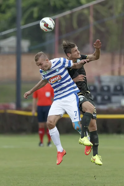 MTK vs. ferencvaros otp bank league voetbal overeenkomen met — Stockfoto