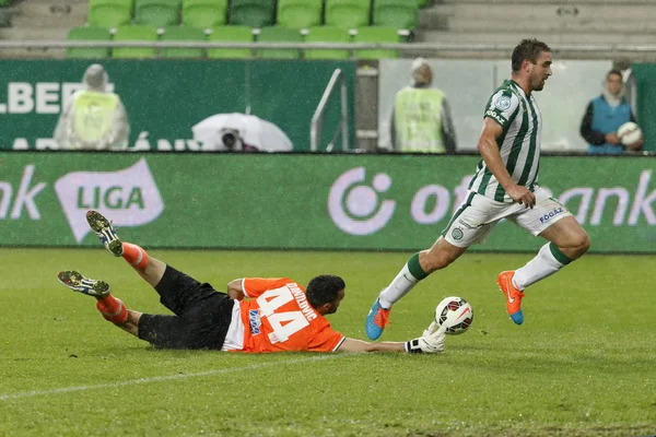 Ferencvaros vs. Puskas Akademia OTP Bank League partido de fútbol —  Fotos de Stock