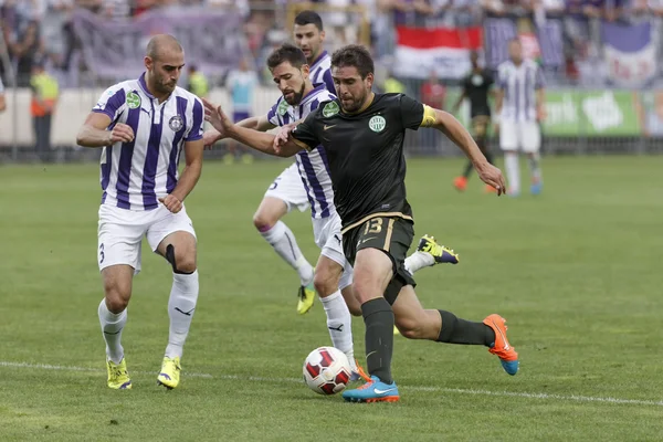 Футбольный матч Ujpest - Ferencvaros OTP Bank League — стоковое фото