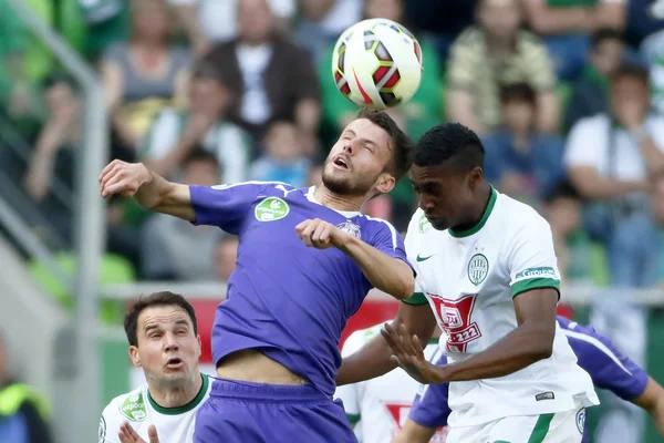 Ferencvaros vs. minnesplakett Otp Bank ligan fotbollsmatch — Stockfoto