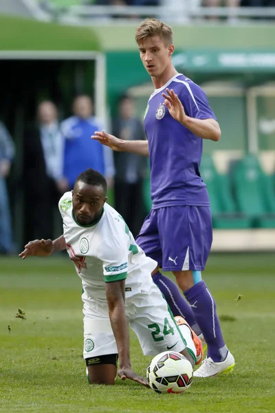 การแข่งขันฟุตบอลลีกกับ Ujpest OTP Bank League — ภาพถ่ายสต็อก