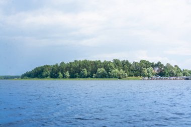 Güzel manzara. Nil Çölü. Nilo - Stolobenskaya Pustyn Manastırı. Tver bölgesi. Rusya. 