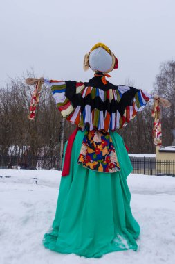 Maslenitsa 2021. Shrovetide korkuluğu. Moskova bölgesi, Rusya.