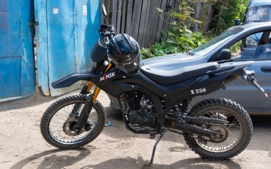  Yeni modern motosiklet Minsk x250. Motosiklet Minsk x250 enduro.