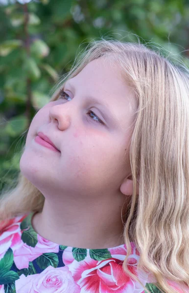 Emoções Menina Expressa Emoções Diferentes Seu Rosto — Fotografia de Stock