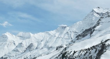 Himalya 'nın güzel karlı dağları