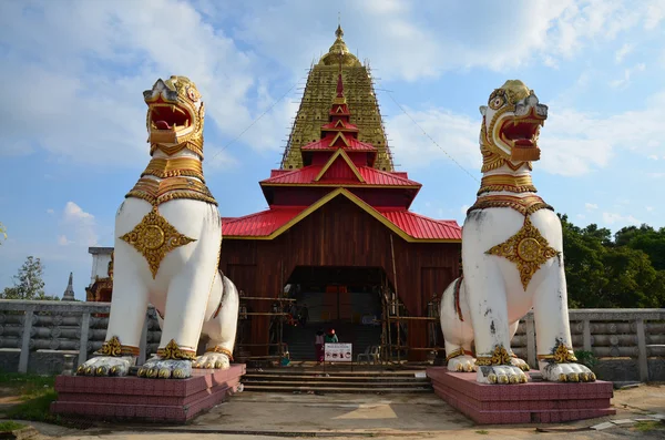 Singha a Chedi Buddhakhaya posizione vicino a Wat Wang Wiwekaram — Foto Stock