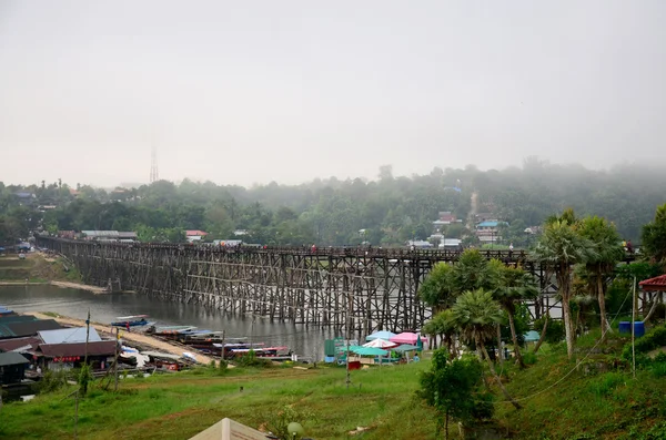 Raft House for rent for people travel Saphan Mon wooden bridge