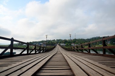 Sabah zamanında Saphan Pzt ahşap köprü