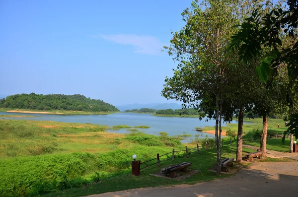 Vista de la presa Kaeng Krachan — Foto de Stock