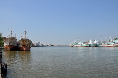Gemi ve tekne Tha Chalom harbour adlı durdurmak